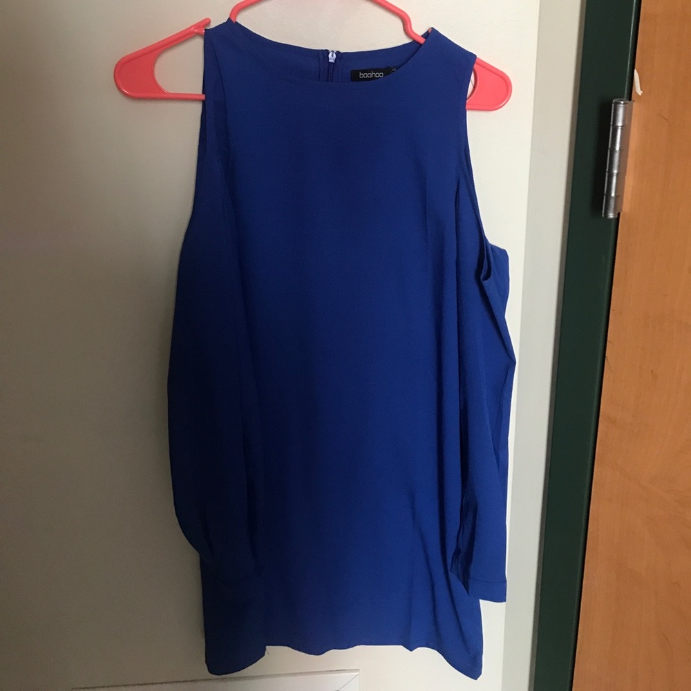 blue dress